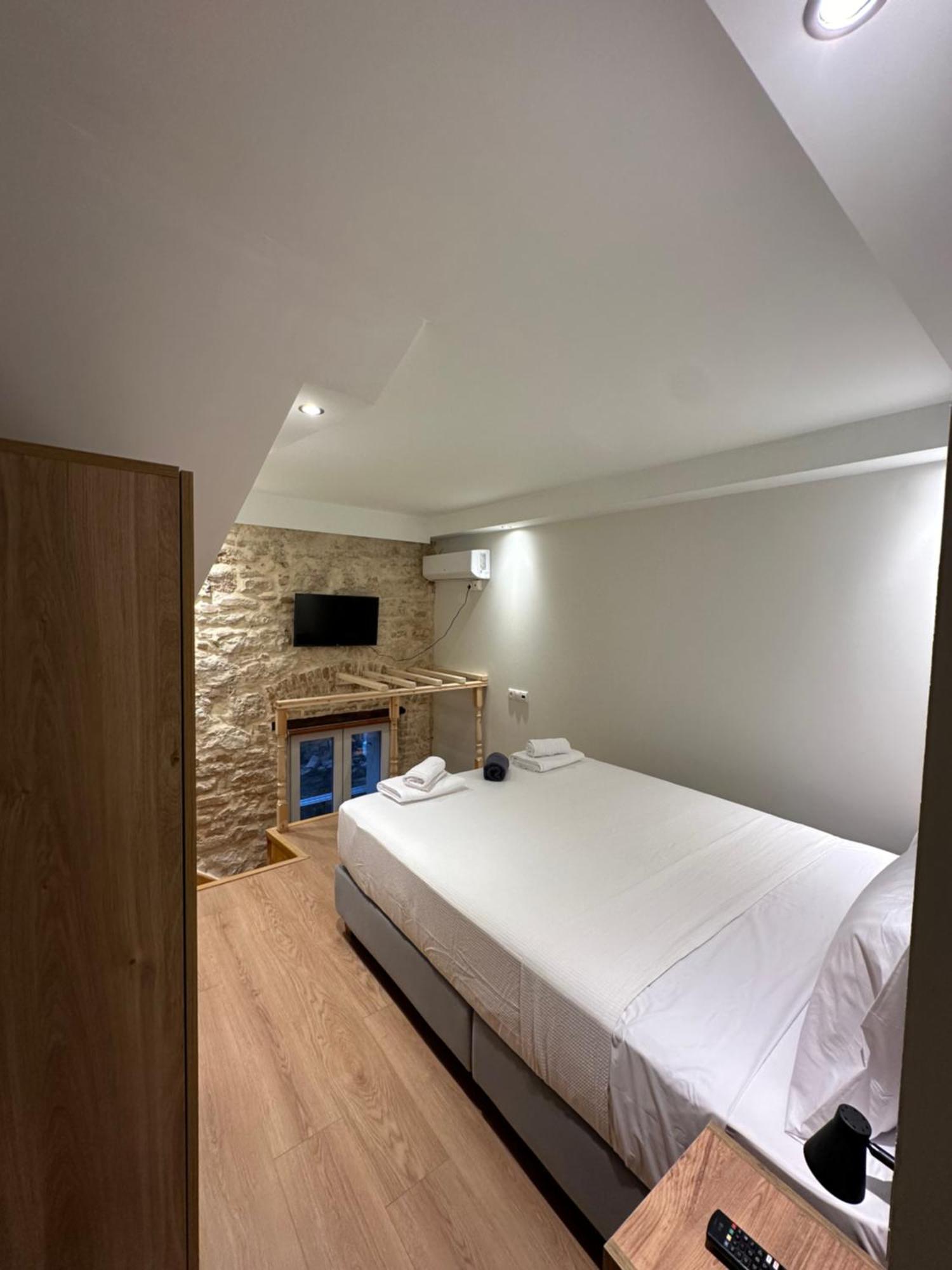 Q Rocco Apartments, Corfu Town Buitenkant foto